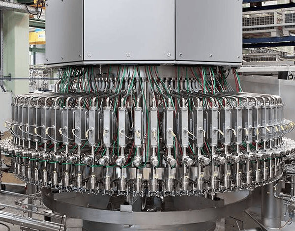 How a Soft Drink Filling Machine Enhances Production Efficiency